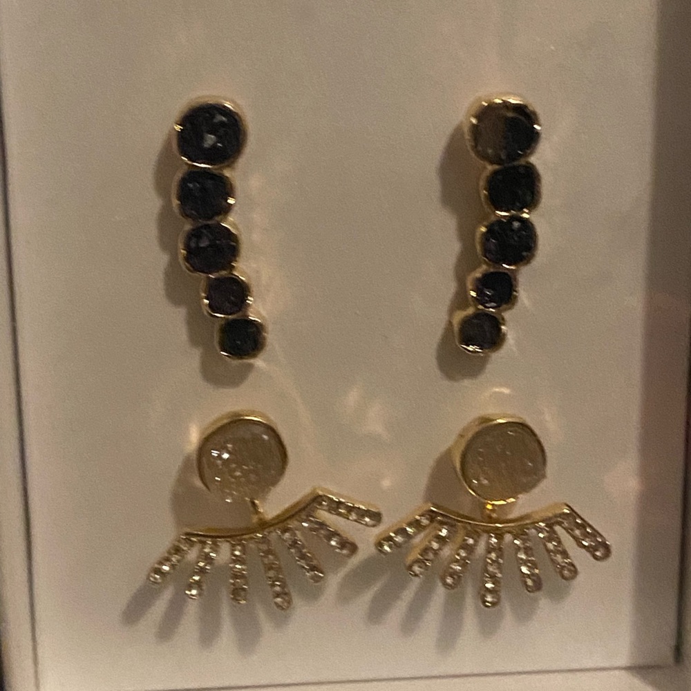 Boxed earring set